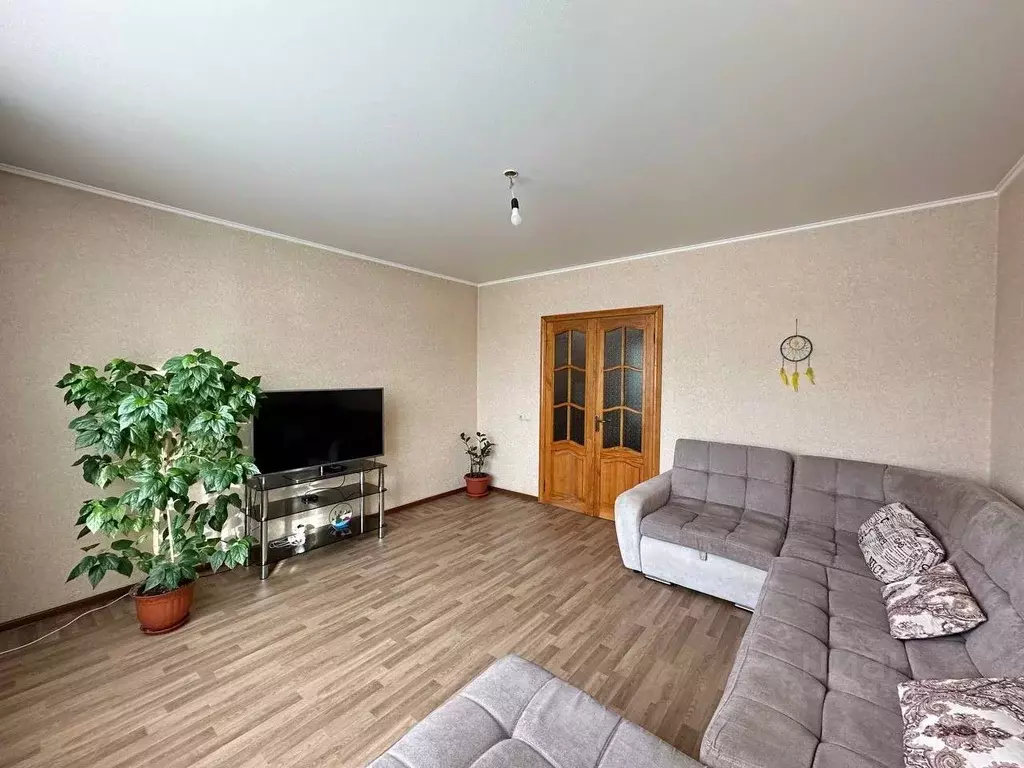 3-к кв. Омская область, Омск ул. Богдана Хмельницкого, 42 (68.3 м) - Фото 1