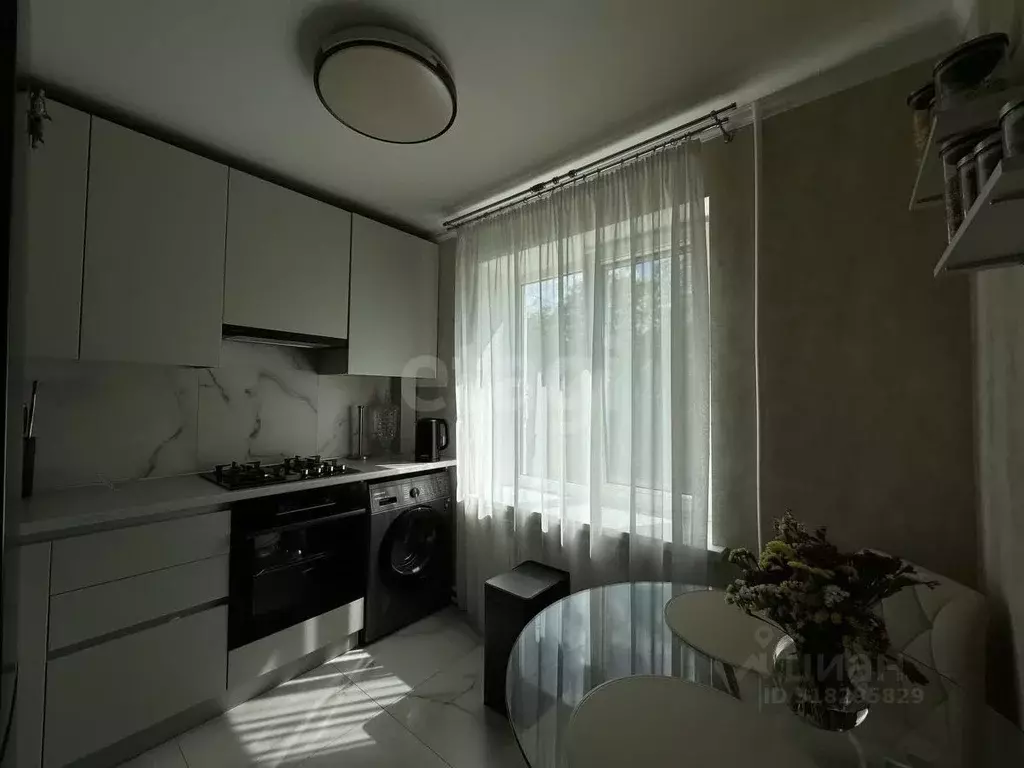 2-к кв. Крым, Симферополь ул. Луговая (40.7 м) - Фото 1