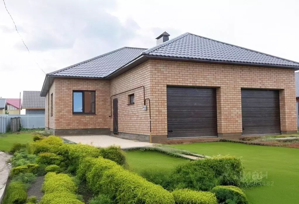 Дом в Оренбургская область, Оренбургский район, с. Нежинка ул. ... - Фото 1