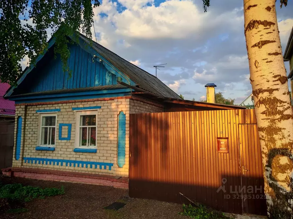Дом в Саратовская область, Энгельс Кооперативная ул., 8А (50 м) - Фото 1