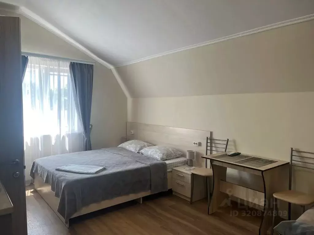 1-к кв. Крым, Черноморское пгт ул. 60-летия Октября, 1-3 (27.0 м) - Фото 1