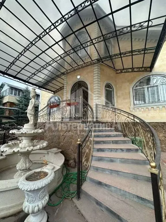 Дом в Ставропольский край, Кисловодск ул. Энгельса, 46 (420 м) - Фото 0