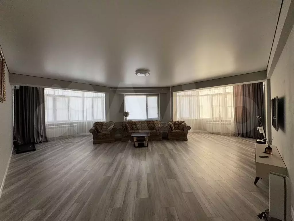 3-к. квартира, 130 м, 6/9 эт. - Фото 1