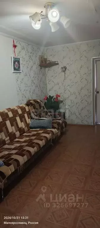 3-к кв. Калужская область, Малоярославецкий муниципальный округ, с. ... - Фото 1