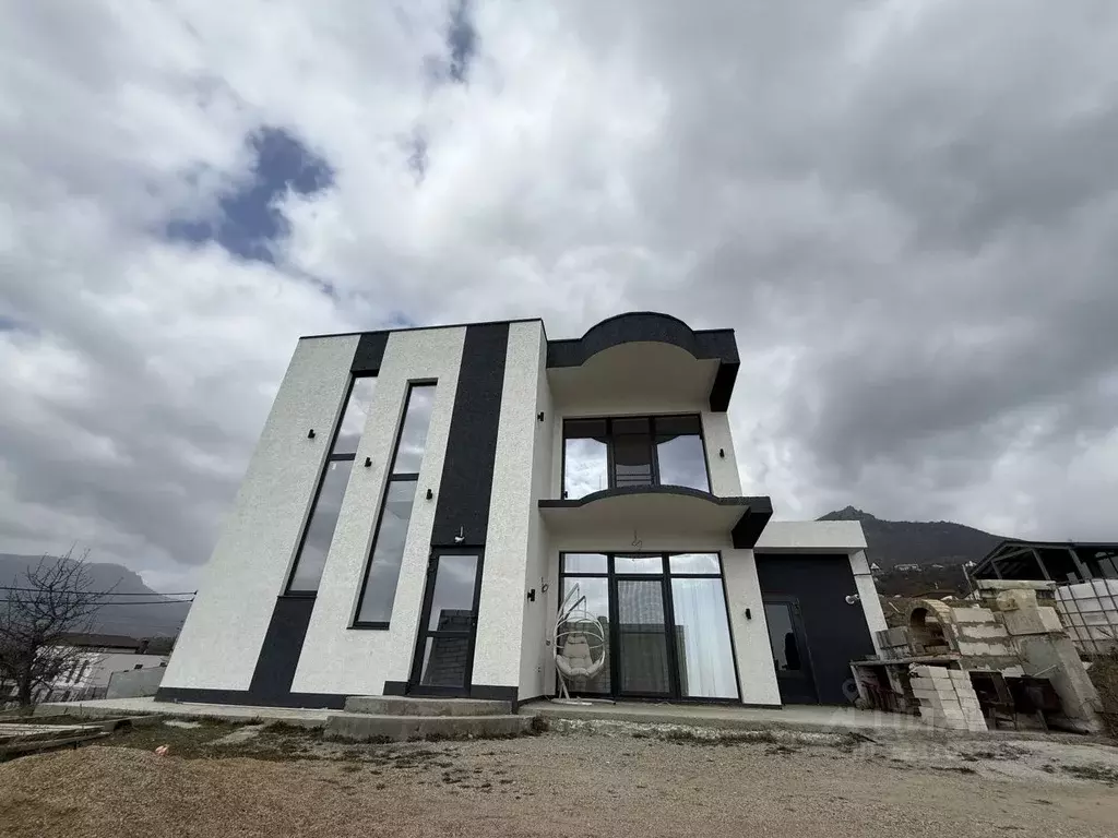 Дом в Крым, Алушта муниципальный округ, с. Лучистое ул. Объездная, 17В ... - Фото 1