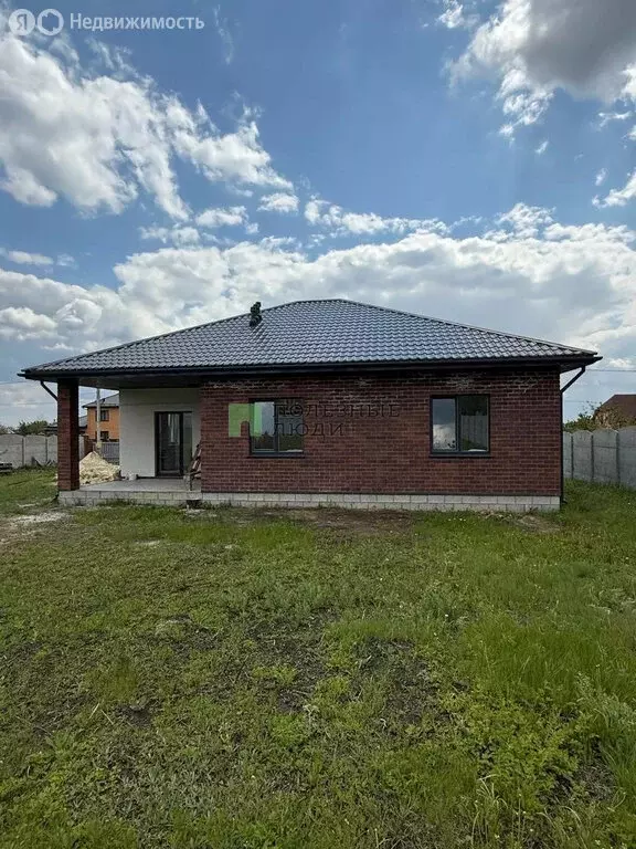 Дом в село Стрелецкое, улица Черникова (95 м) - Фото 1