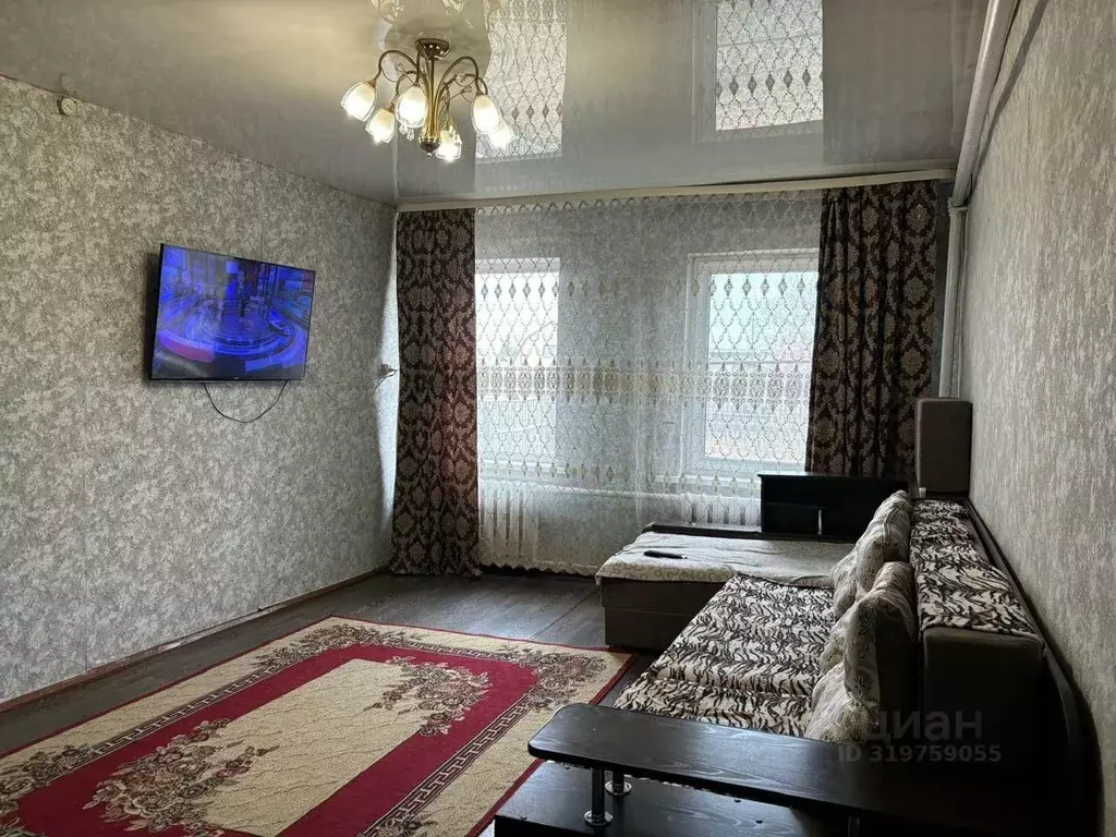 3-к кв. Омская область, Омск Семиреченская ул., 86 (86.5 м) - Фото 0