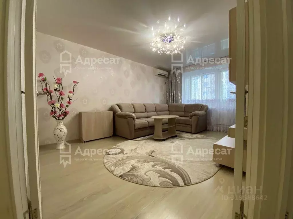 3-к кв. Волгоградская область, Волгоград ул. Маршала Воронова, 22 ... - Фото 1