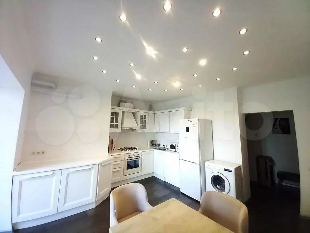 2-к. квартира, 70 м, 3/9 эт. - Фото 0