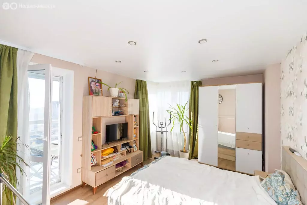 3-комнатная квартира: Ижевск, улица 10 лет Октября, 93 (72.1 м) - Фото 1