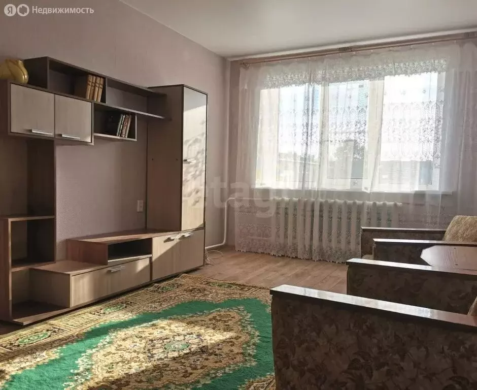 3-комнатная квартира: Медведево, посёлок городского типа Медведево, ... - Фото 0