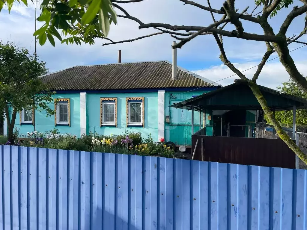 Дом в Корочанский район, Центральная улица (59 м) - Фото 1