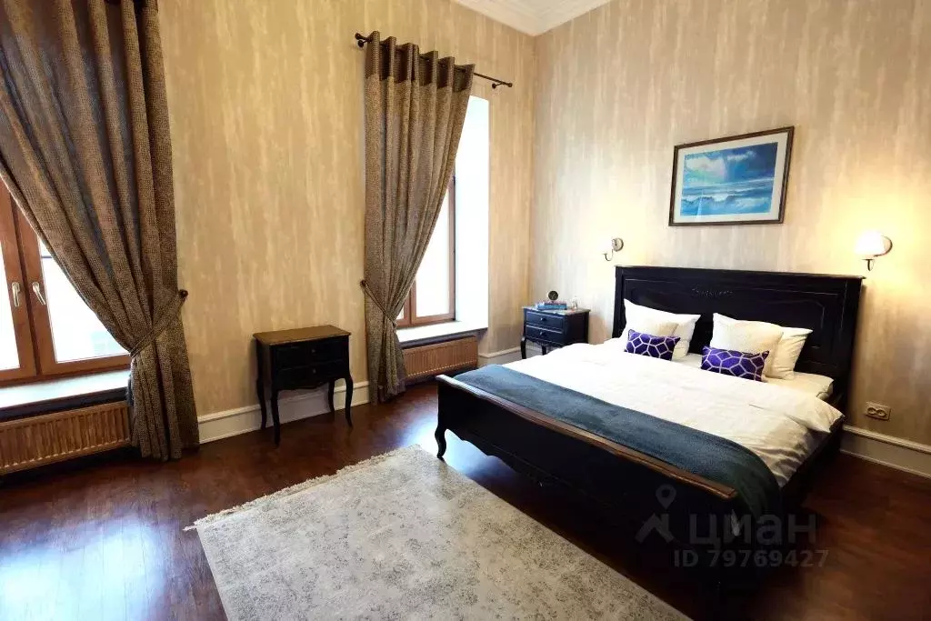 2-к кв. Санкт-Петербург ул. Белинского, 1 (100.0 м) - Фото 0