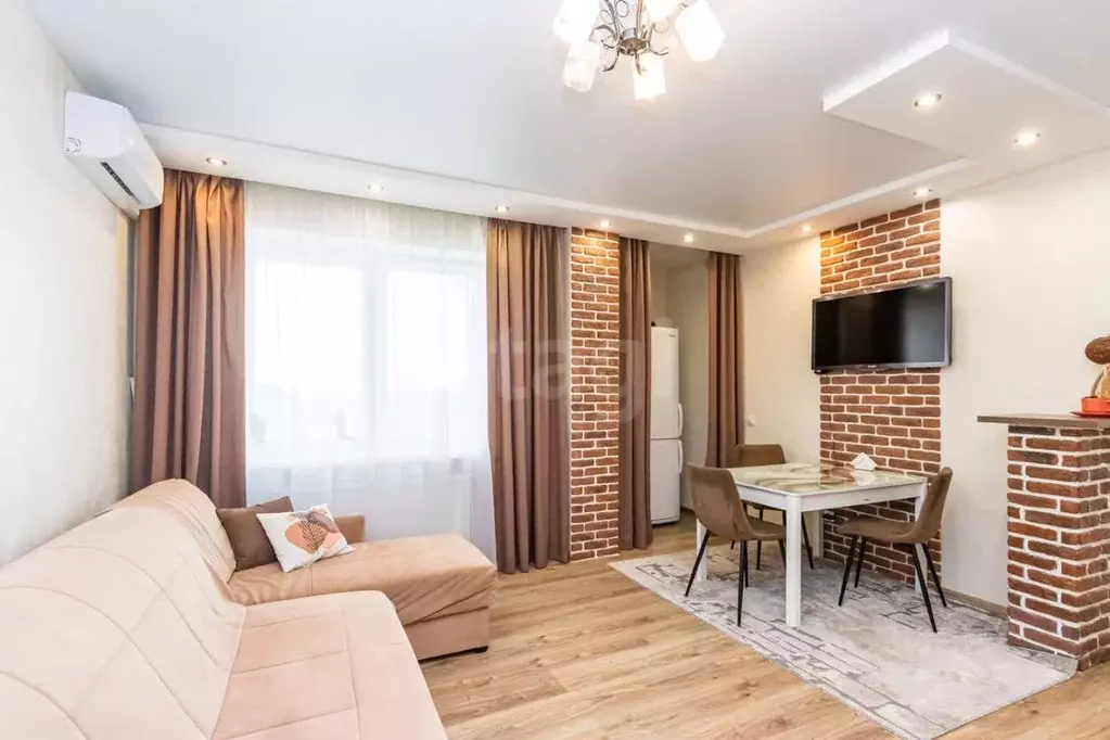 2-к кв. Тюменская область, Тюмень Кремлевская ул., 112к4 (67.8 м) - Фото 0