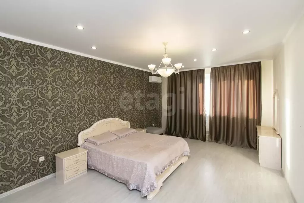 2-к кв. Тюменская область, Тюмень ул. Елизарова, 12 (76.5 м) - Фото 2