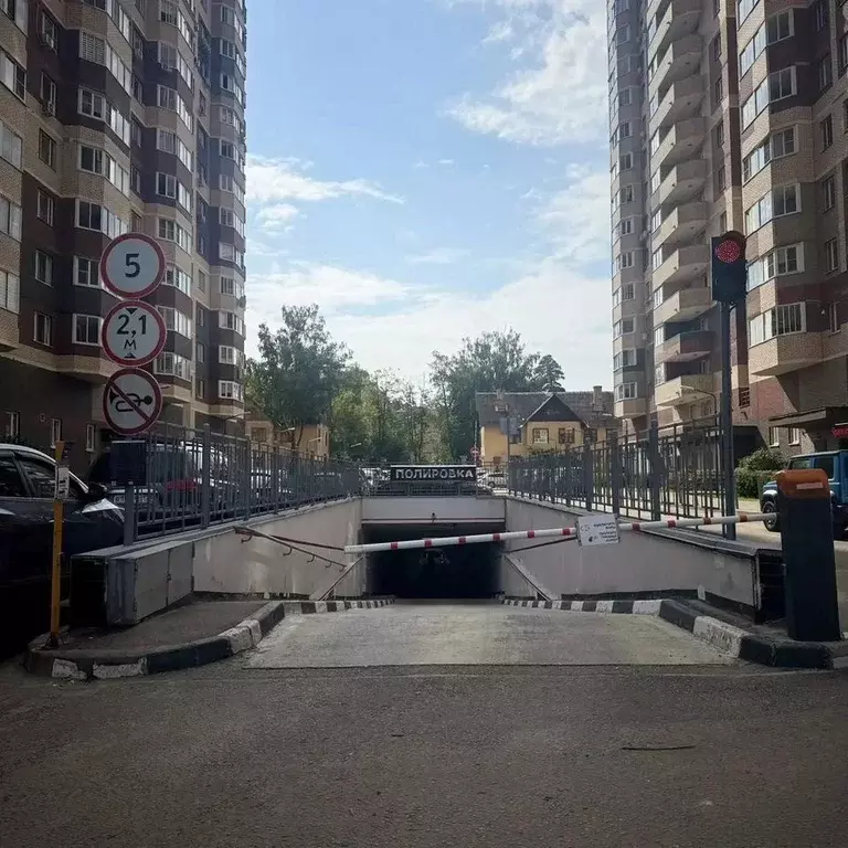 Гараж в Московская область, Красногорск ул. Народного Ополчения, 2Бк1 ... - Фото 1