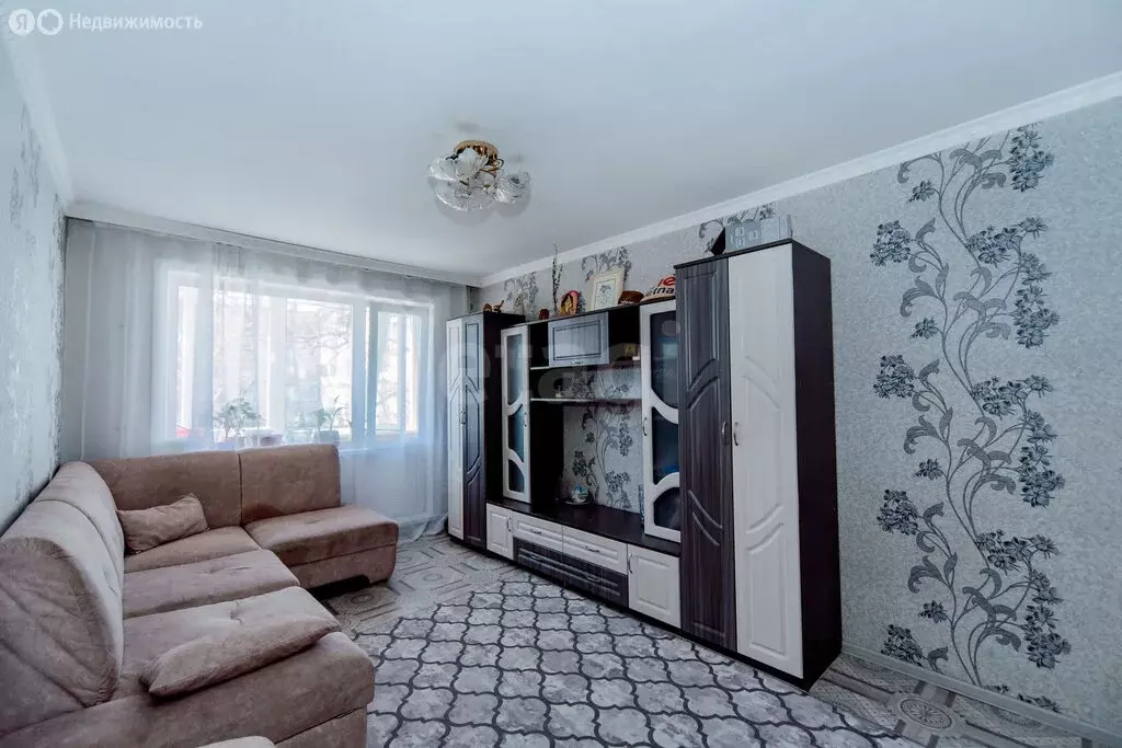3-комнатная квартира: Бийск, улица Николая Гоголя, 216 (68.2 м) - Фото 2