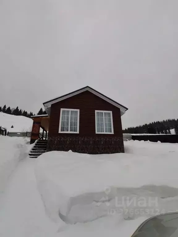 Дом в Пермский край, Губахинский муниципальный округ, Усьва рп ул. ... - Фото 2