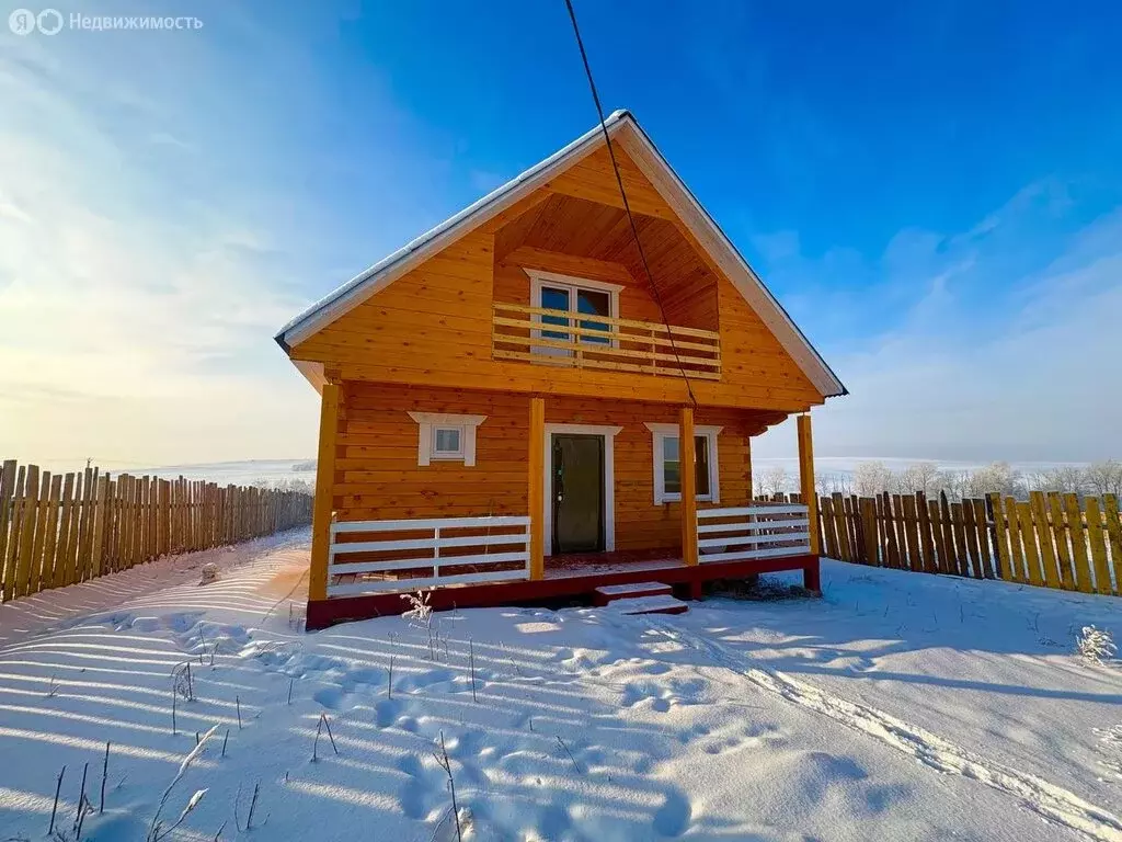 Дом в село Урик, улица Фёдора Тютчева (100 м) - Фото 1