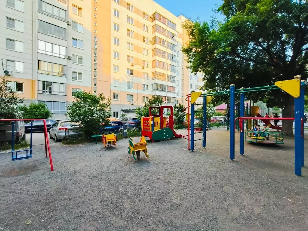 2-к кв. Челябинская область, Челябинск ул. Хохрякова, 24А (65.0 м) - Фото 0