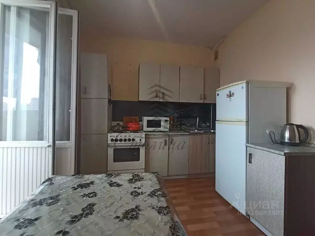 2-к кв. Белгородская область, Старый Оскол Степной мкр, 8 (65.0 м) - Фото 1