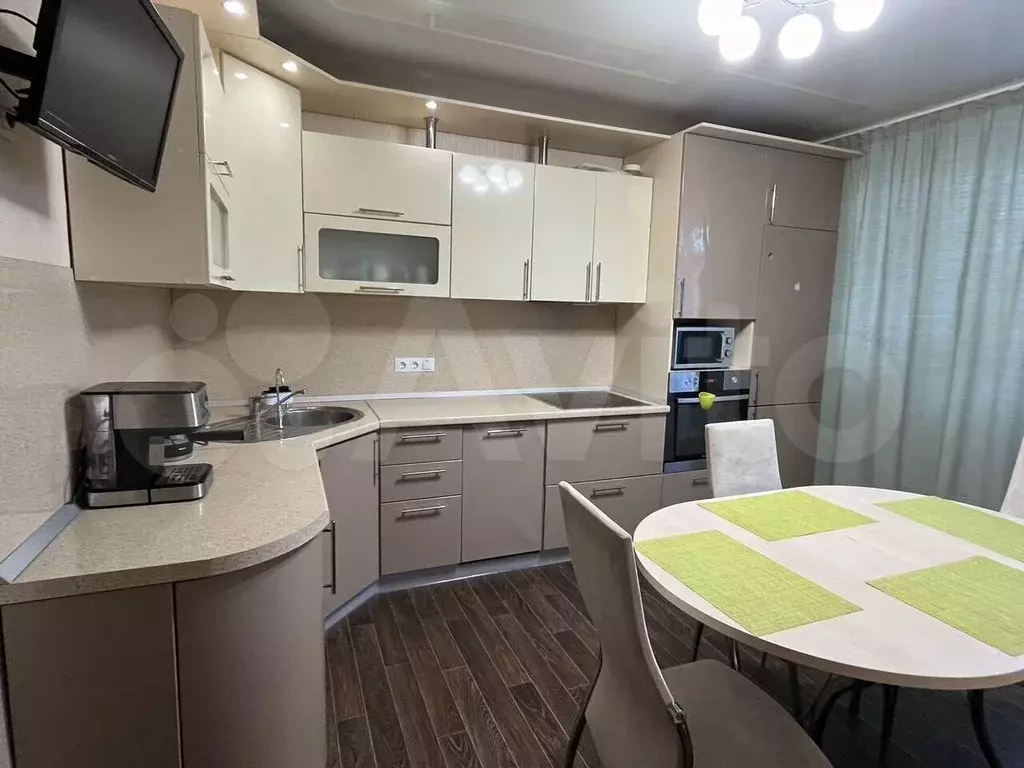 3-к. квартира, 98 м, 8/9 эт. - Фото 1