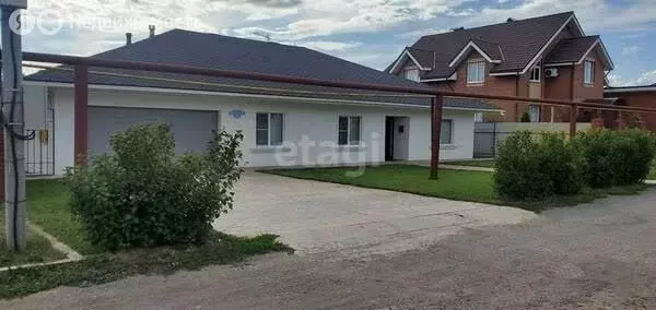 Дом в посёлок Приморский, улица Мичурина (273 м) - Фото 1