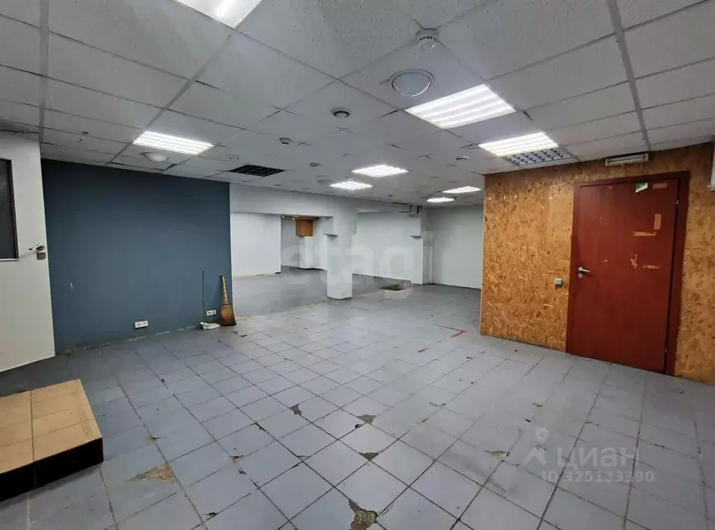 Помещение свободного назначения в Москва ул. Бориса Галушкина, 10 (309 ... - Фото 1