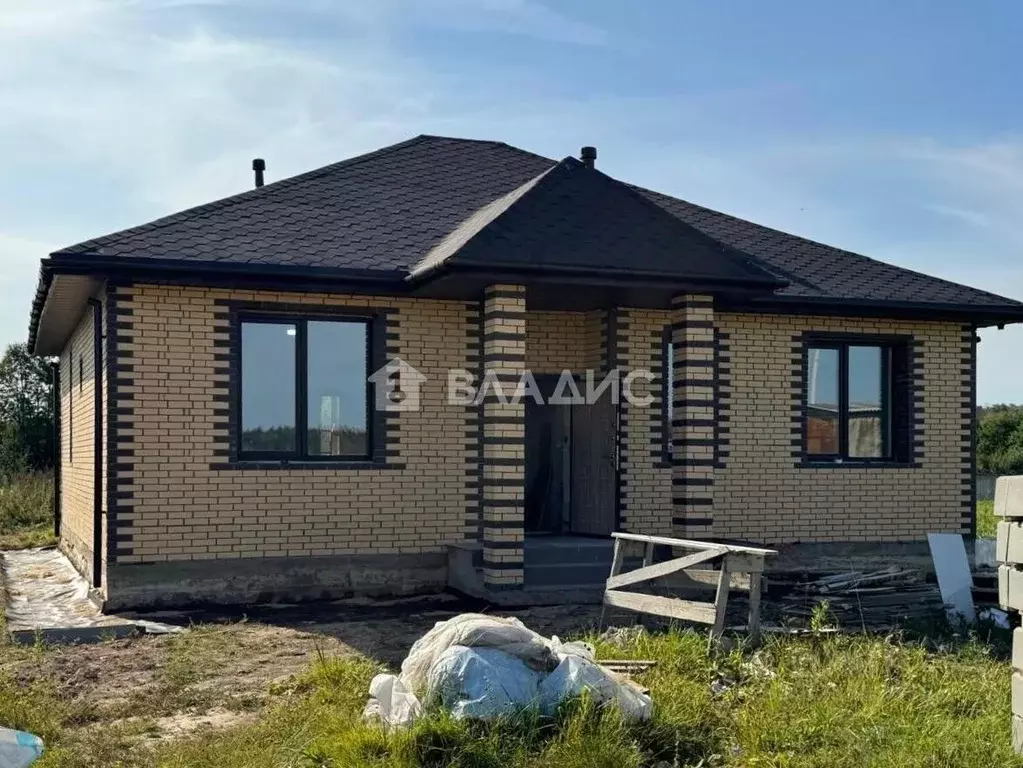 Дом в Калужская область, Жуковский район, Совхоз Победа с/пос, д. ... - Фото 1