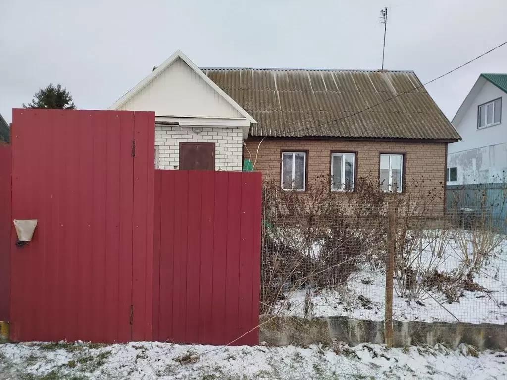 Дом в Брянская область, Карачевское городское поселение, с. Бережок ... - Фото 0