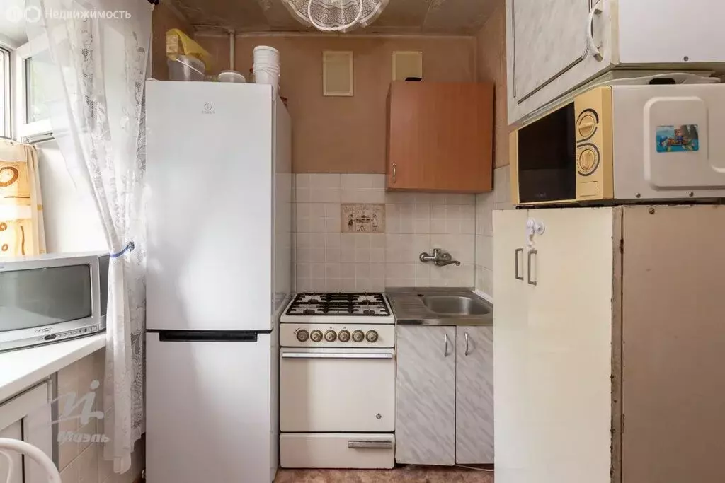 3-комнатная квартира: Барнаул, улица Петра Сухова, 70А (58.8 м) - Фото 0