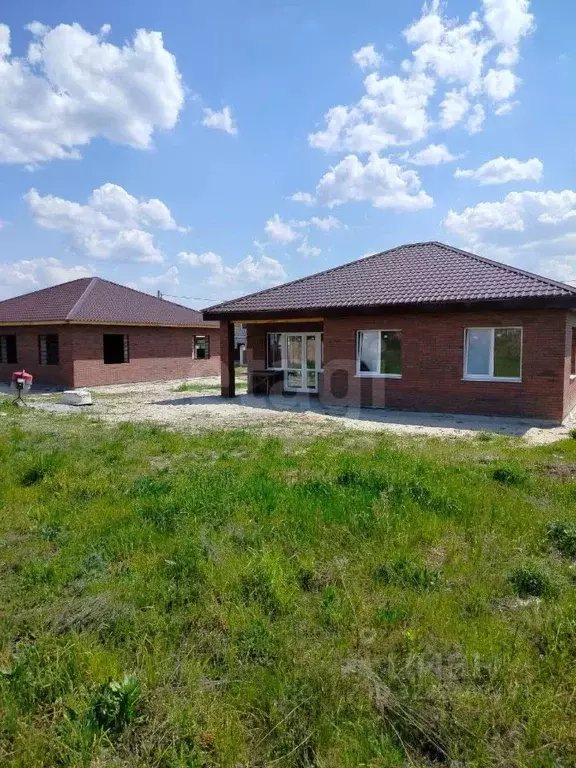 Дом в Брянская область, Брянский район, Новодарковичское с/пос, д. ... - Фото 1