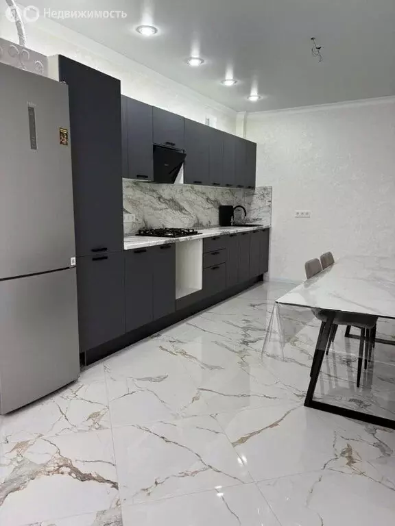2-комнатная квартира: Владикавказ, улица Курсантов-Кировцев, 15Д (74 ... - Фото 0