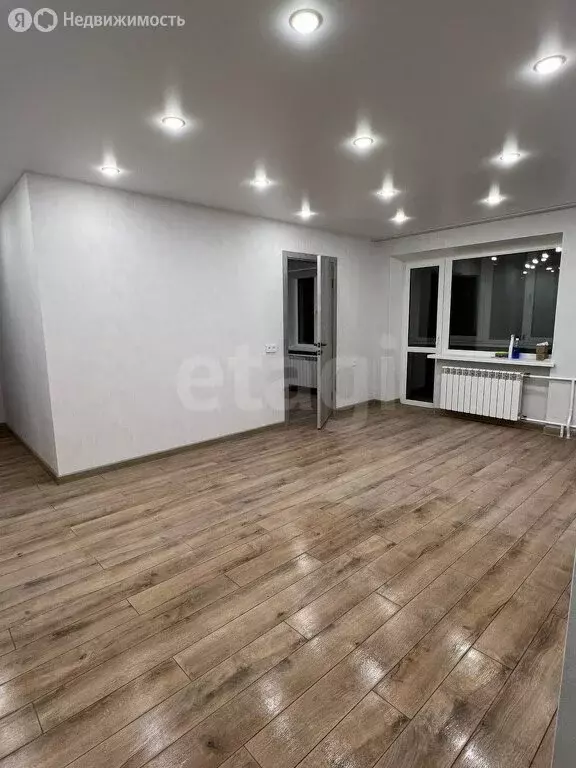 3-комнатная квартира: Челябинск, улица Островского, 25 (55.7 м) - Фото 0