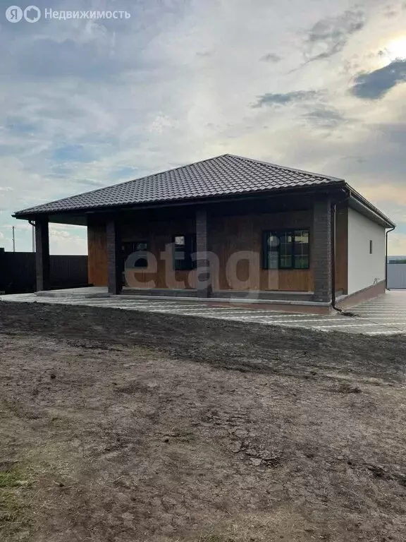 Дом в село Дальняя Игуменка, улица Кураковка (130 м) - Фото 2