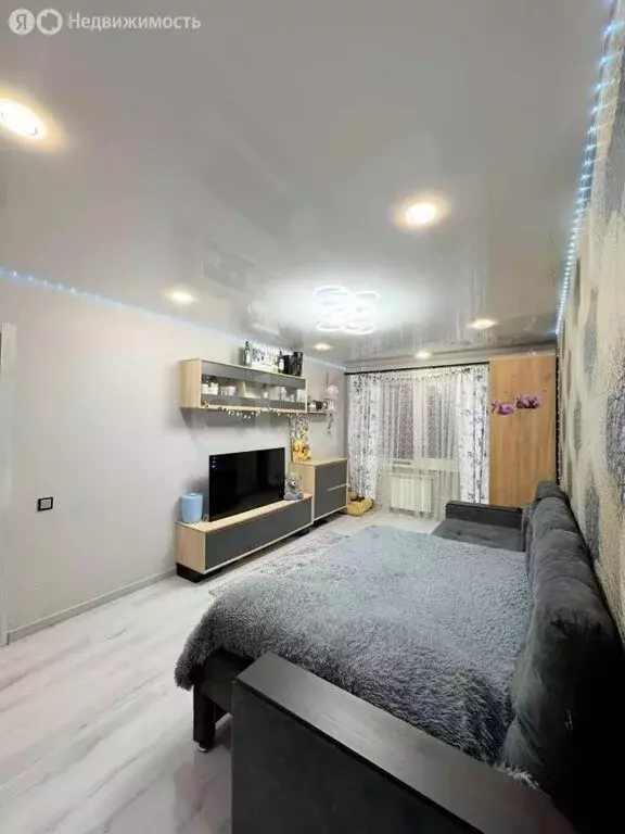 2-комнатная квартира: Омск, проспект Королёва, 10В (53 м) - Фото 0