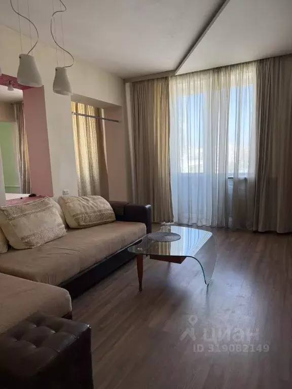 2-к кв. Красноярский край, Красноярск ул. Кирова, 37 (53.9 м) - Фото 0