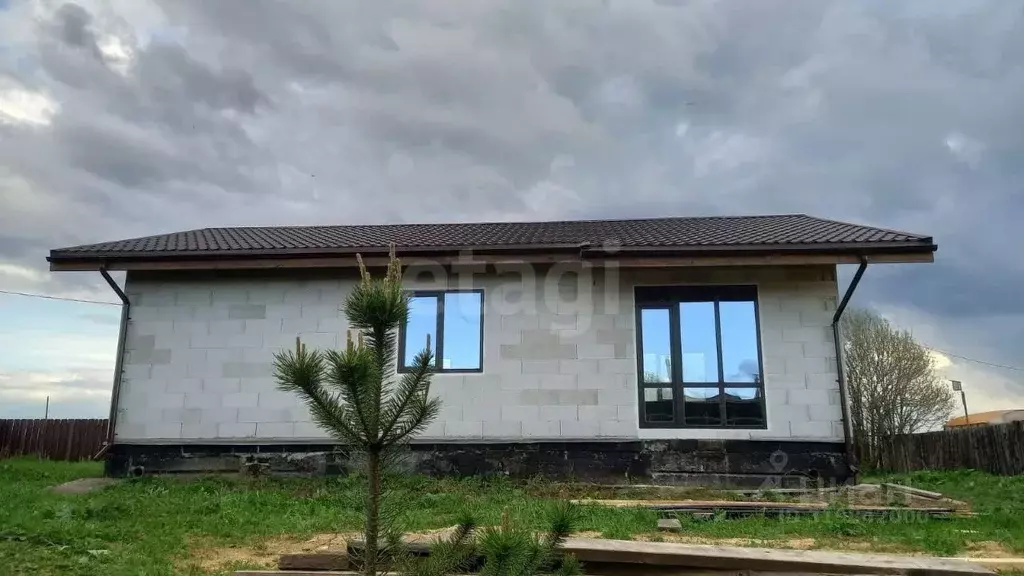 Дом в Свердловская область, Горноуральский муниципальный округ, с. ... - Фото 1