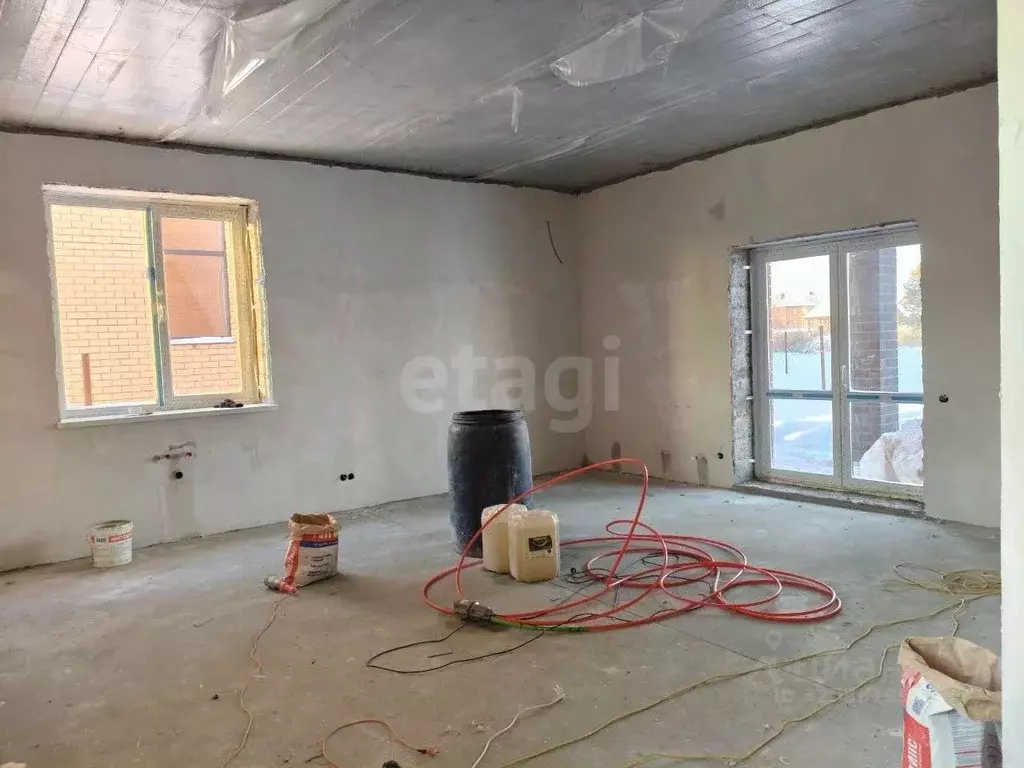 Дом в Тюменская область, Тюмень ул. Пуровская (150 м) - Фото 1