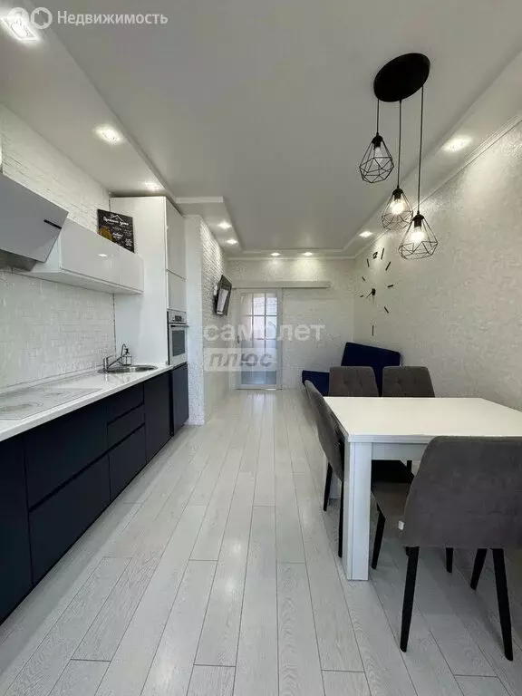 2-комнатная квартира: Астрахань, улица Савушкина, 6И (55 м) - Фото 0
