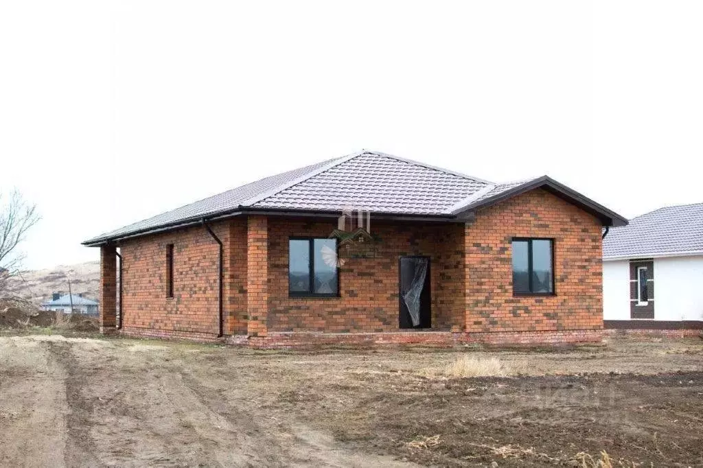 Дом в Саратовская область, с. Усть-Курдюм ул. Имени А.Ф. Сушкова (142 ... - Фото 1