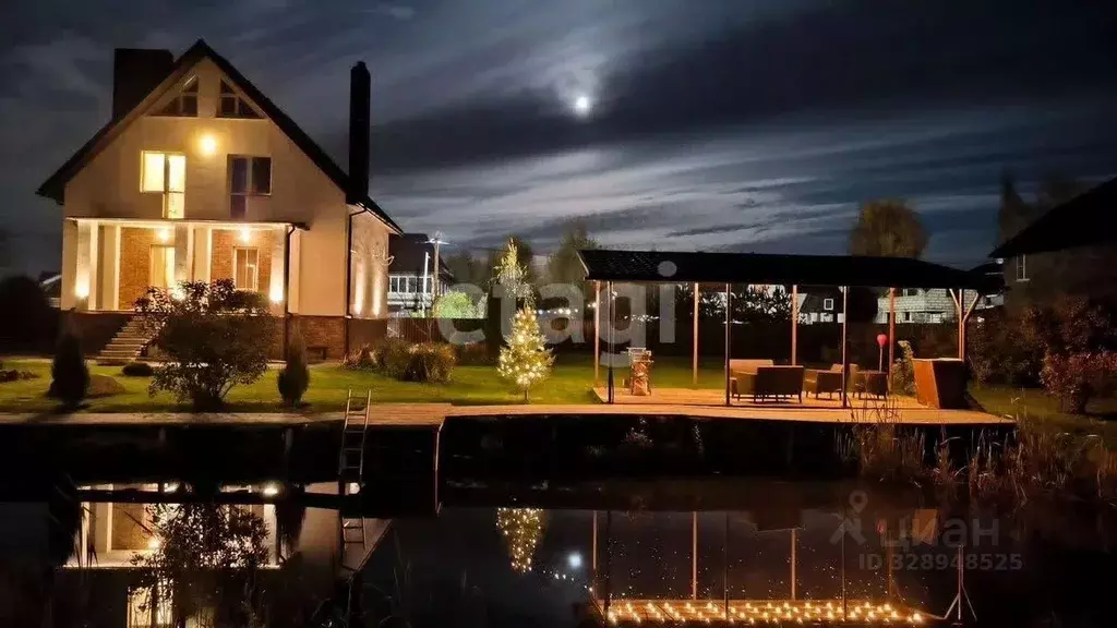 Дом в Ленинградская область, Гатчина Болотная ул., 7 (238 м) - Фото 0