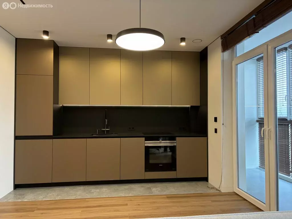 3-комнатная квартира: Калининград, улица Героя России Виталия ... - Фото 1