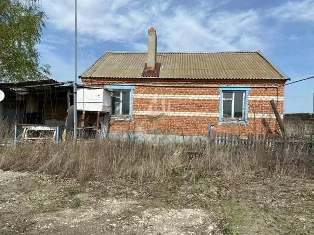 Дом в Саратовская область, Красноармейск муниципальное образование, с. ... - Фото 0