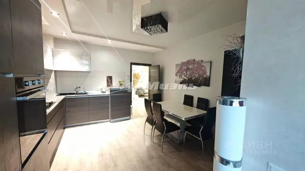 3-к кв. Крым, Симферополь просп. Победы, 211Е (90.0 м) - Фото 1