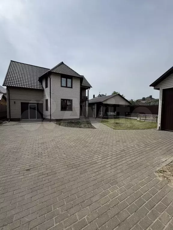 Дом 300 м на участке 6 сот. - Фото 0