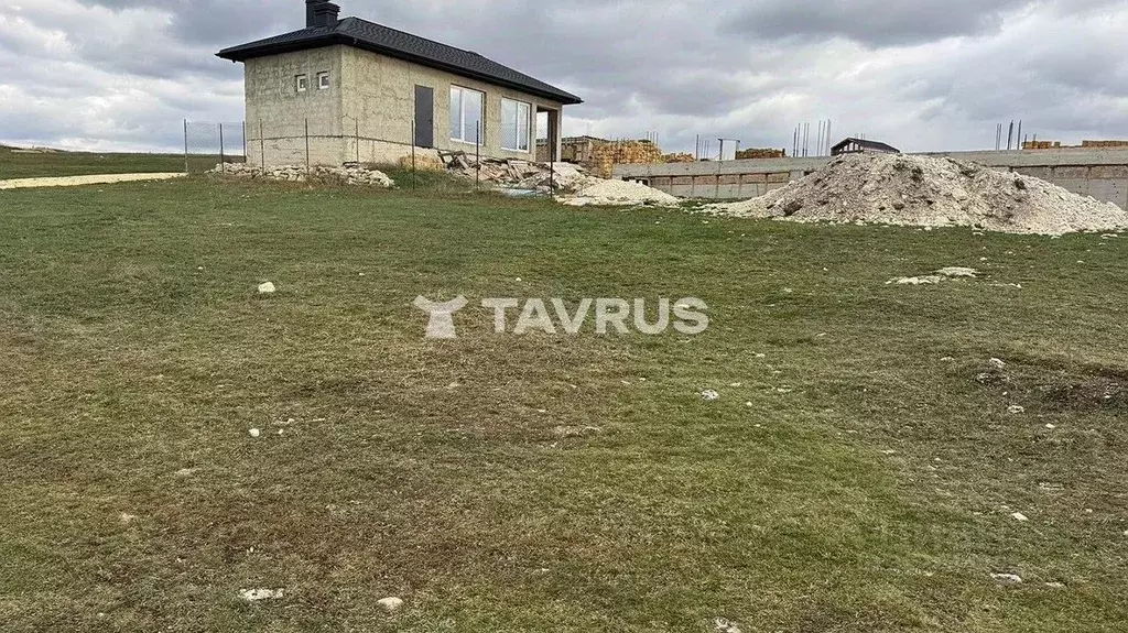 Участок в Крым, Симферопольский район, с. Трудовое ул. ... - Фото 2