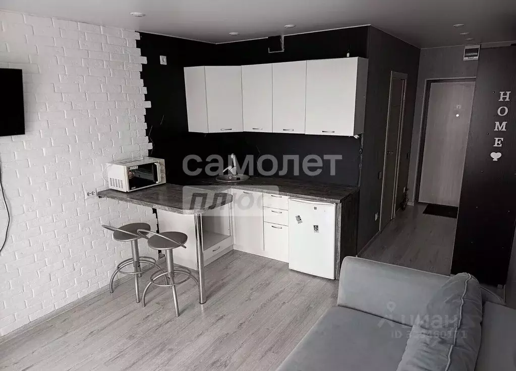 Студия Тюменская область, Тюмень ул. Тимофея Чаркова, 28 (20.8 м) - Фото 1