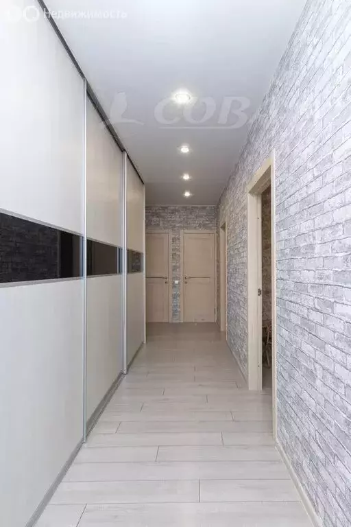 3-комнатная квартира: Тюмень, улица Тимофея Чаркова, 81с1 (74 м) - Фото 1