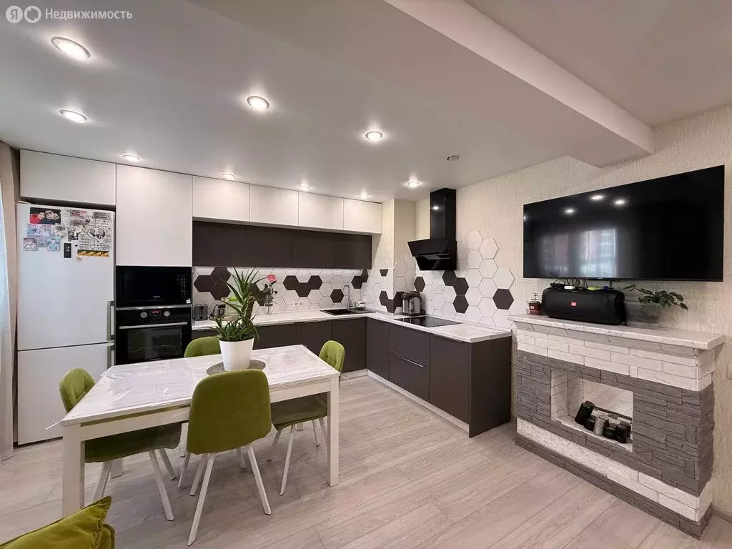 3-комнатная квартира: Киров, Мостовицкая улица, 9 (66.2 м) - Фото 1